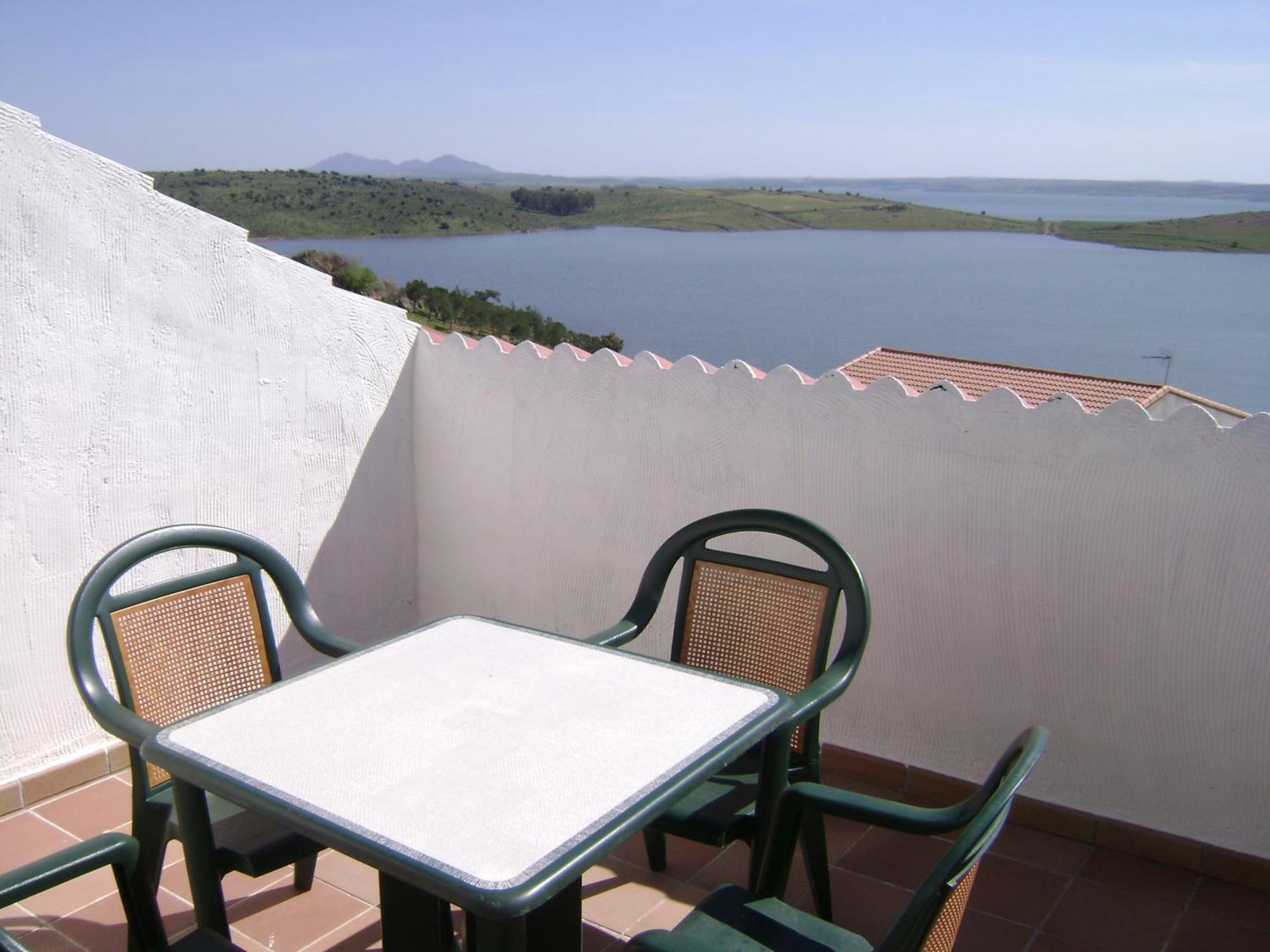Apartamentos Trinidad Alange Esterno foto